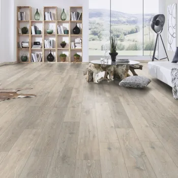 LAMINAT  8mm/Kl.32 SUPER NATURAL CLASSIC PURE+ 5543x HRAST COLORADO p=2,260 m2